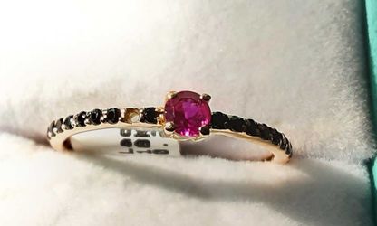 Yellow Gold 18k (.750) 1.5 grams Size 7.5