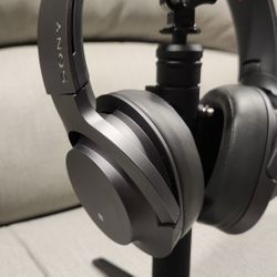 Sony Wireless Headphones H900N