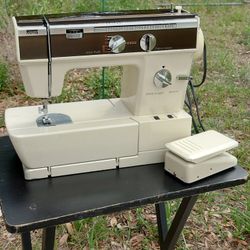 Montgomery Ward Vintage Sewing Machine