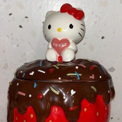 Hello Kitty Valentine’s Day strawberry Jar