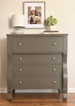 Dresser-Chest of Drawers