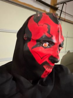 Insidious adult mask with cape