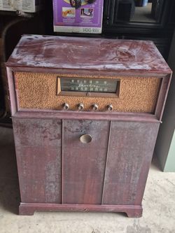 Western Auto VINTAGE Truetone MODEL 1435 series 27A7-454 Radio