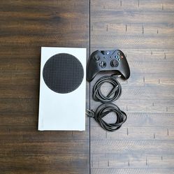 Xbox Series S – Excellent Condition – Controller & All Cables Included