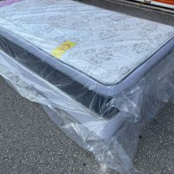 👌🏼BRAND NEW TWIN SET $189