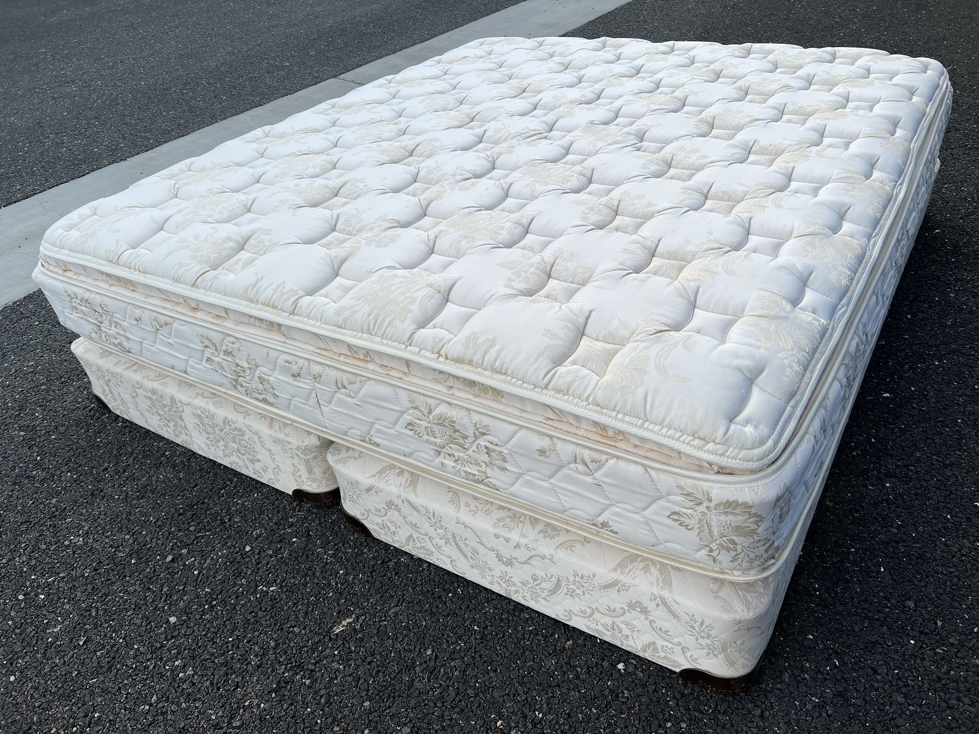 King Size Bed ! King Size Mattress and Box Springs Set ! Eastern King !