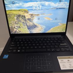 ASUS VIVOBOOK NO SCRATCHES ON DISPLAY
