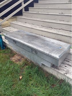 Midsize toolbox