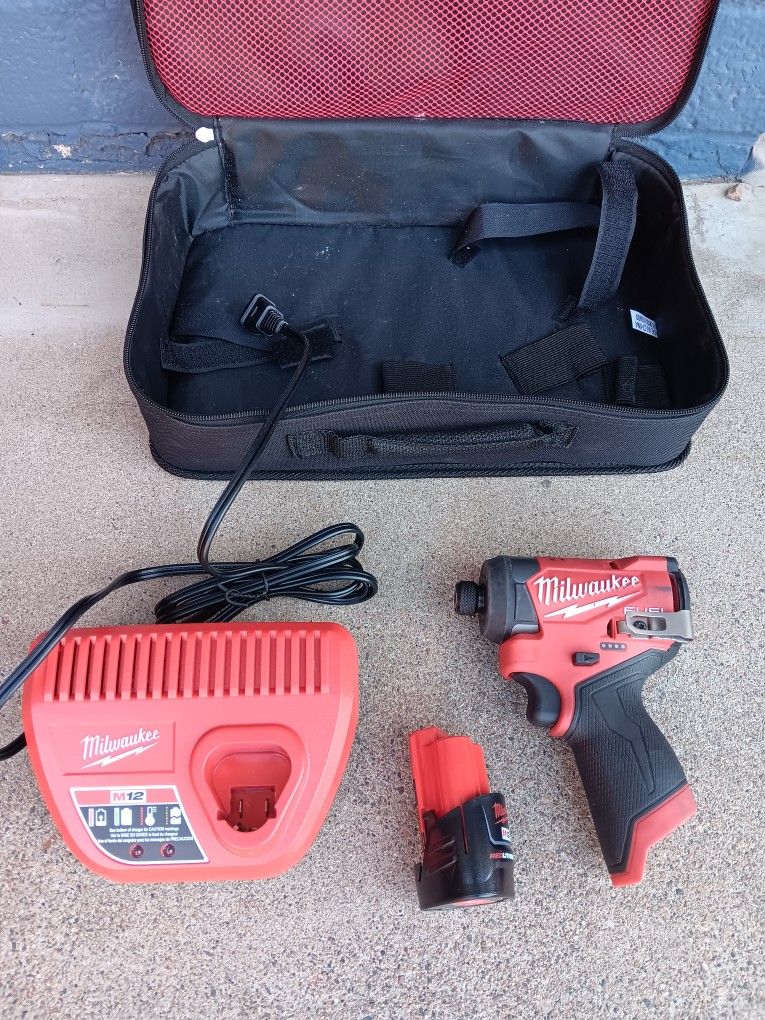 IMPACT DRILL MILWAUKEE