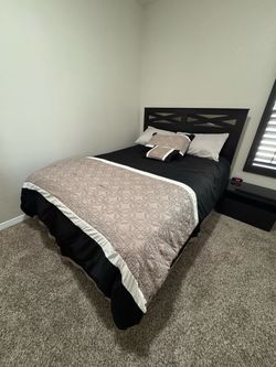 Queen bed mattress, comforter set