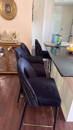 4 fancy bar stools