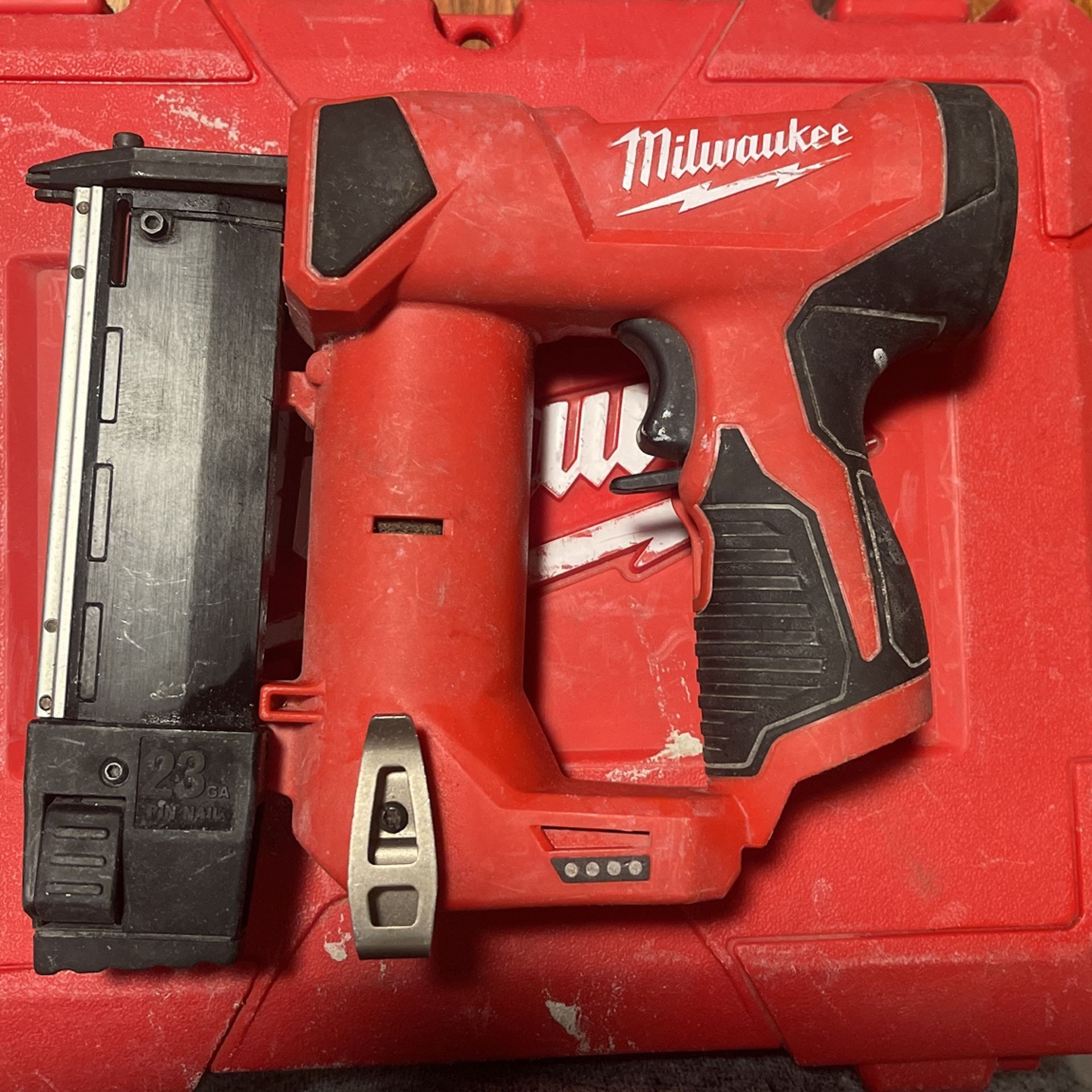 Milwaukee Nail Gun 23 GA for Sale in San Jose, CA OfferUp