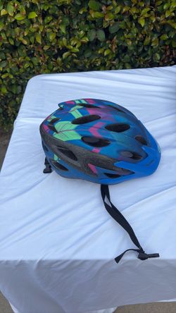 Bicycle helmet
