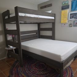 Beautiful Twin Over Queen Bunk Set. Like New.