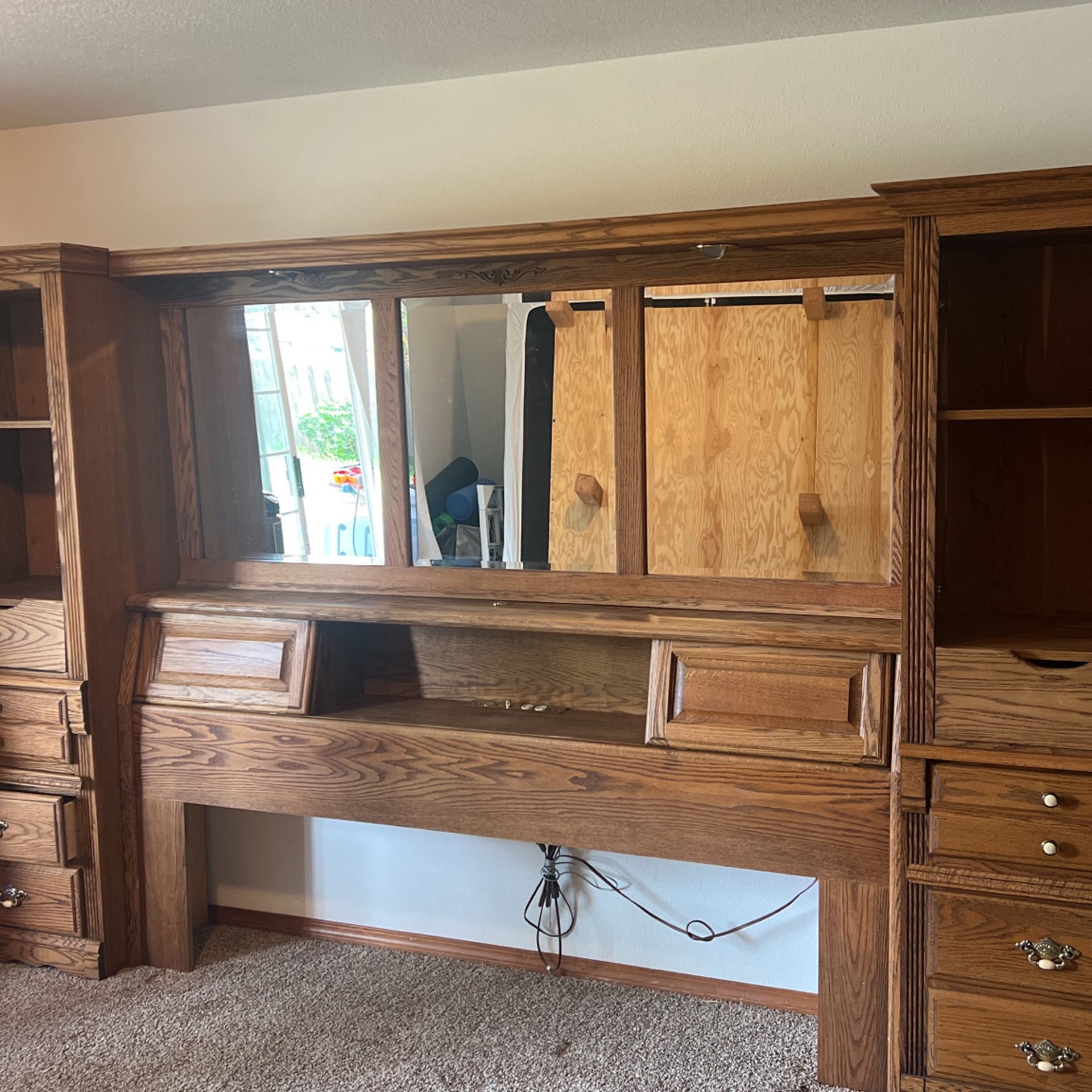 Headboard With Mirror And side Drawers 