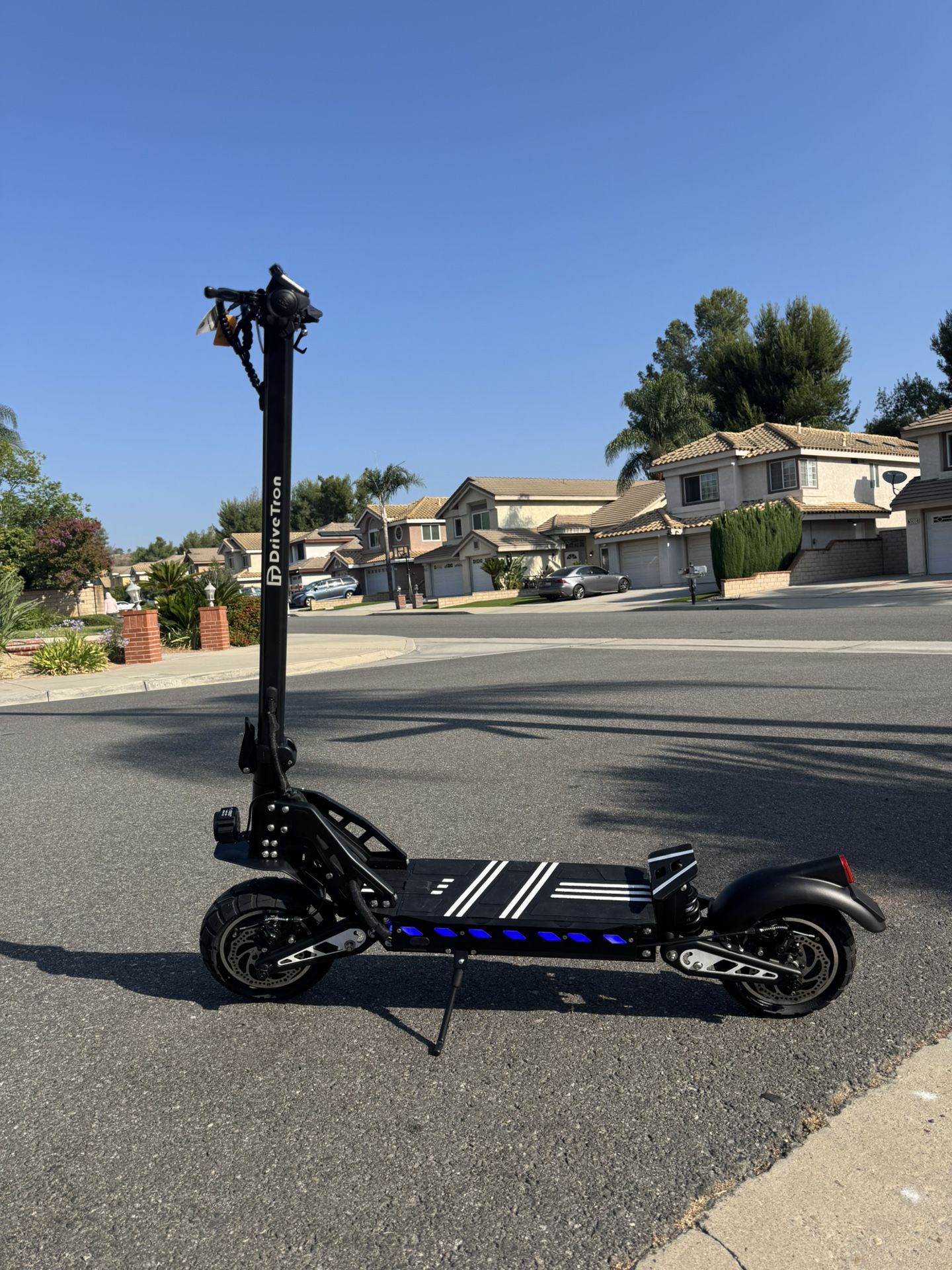 Dual-motor high-speed electric scooter