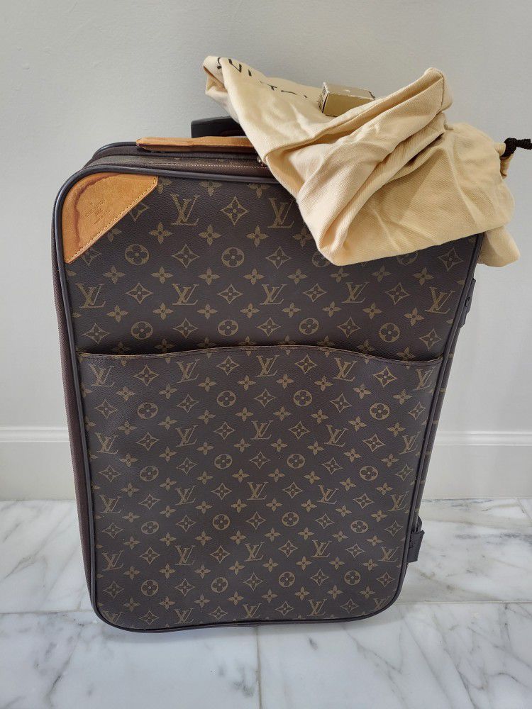 LOUIS Vuitton Monogram Suitcase Carry On for Sale in Newport Beach, CA -  OfferUp