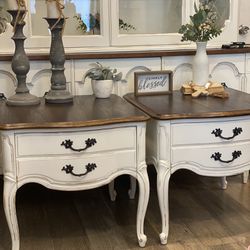 Beautiful set of Thomasville nightstands  24in. W x 25in. D x 23in. H