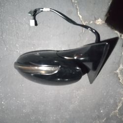 2007-2010 Mercedes CL550 Side View Mirror Electric Powered. (Driver's Side) Oem.