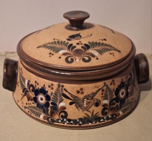  Tonala Netzi Sandstone Mexican Pottery Soup Tureen, Signed-Handmade 1970's 