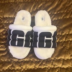 UGG Sandal Size 8