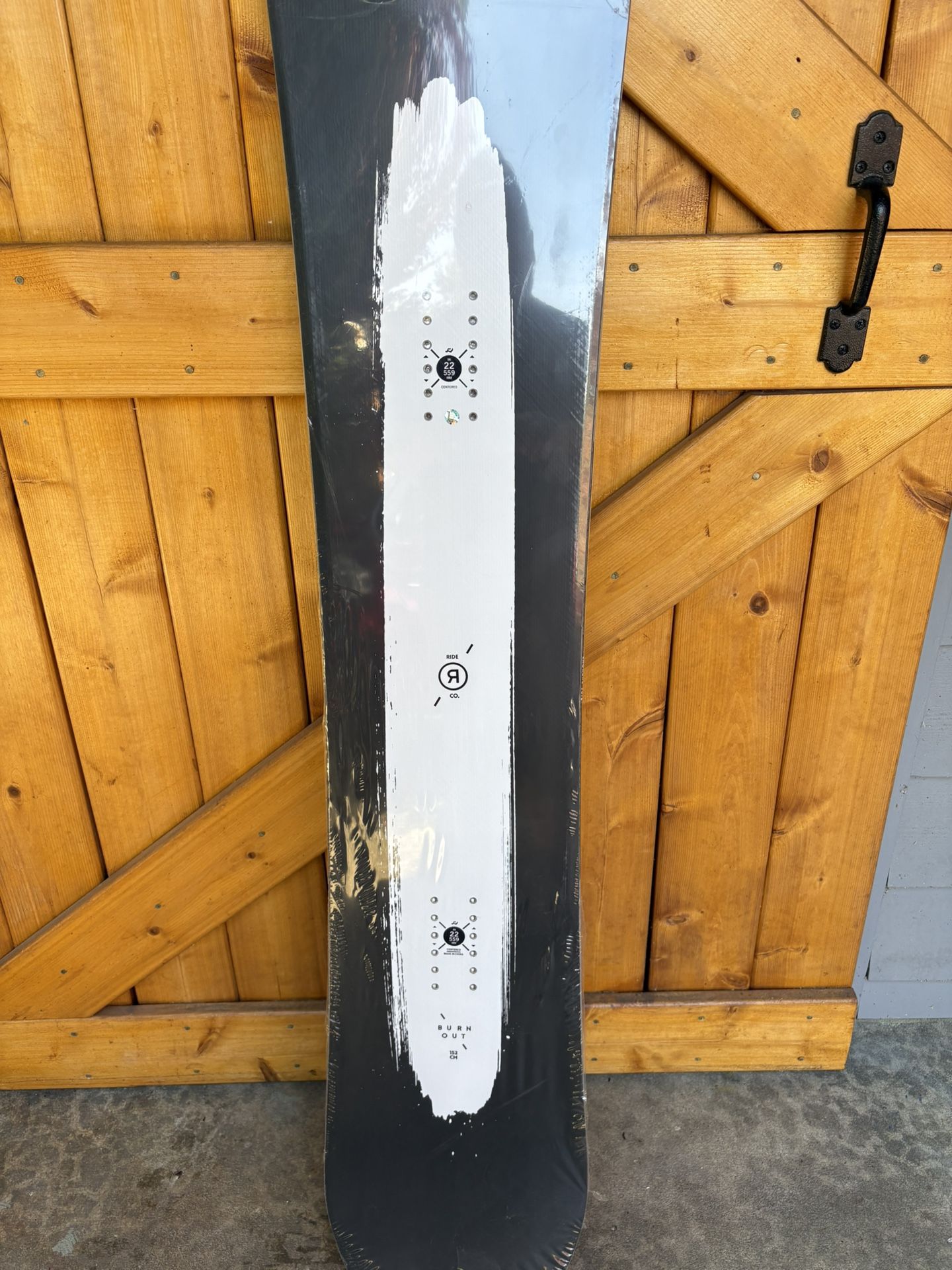 2018 Ride Burnout Black and White 152cm