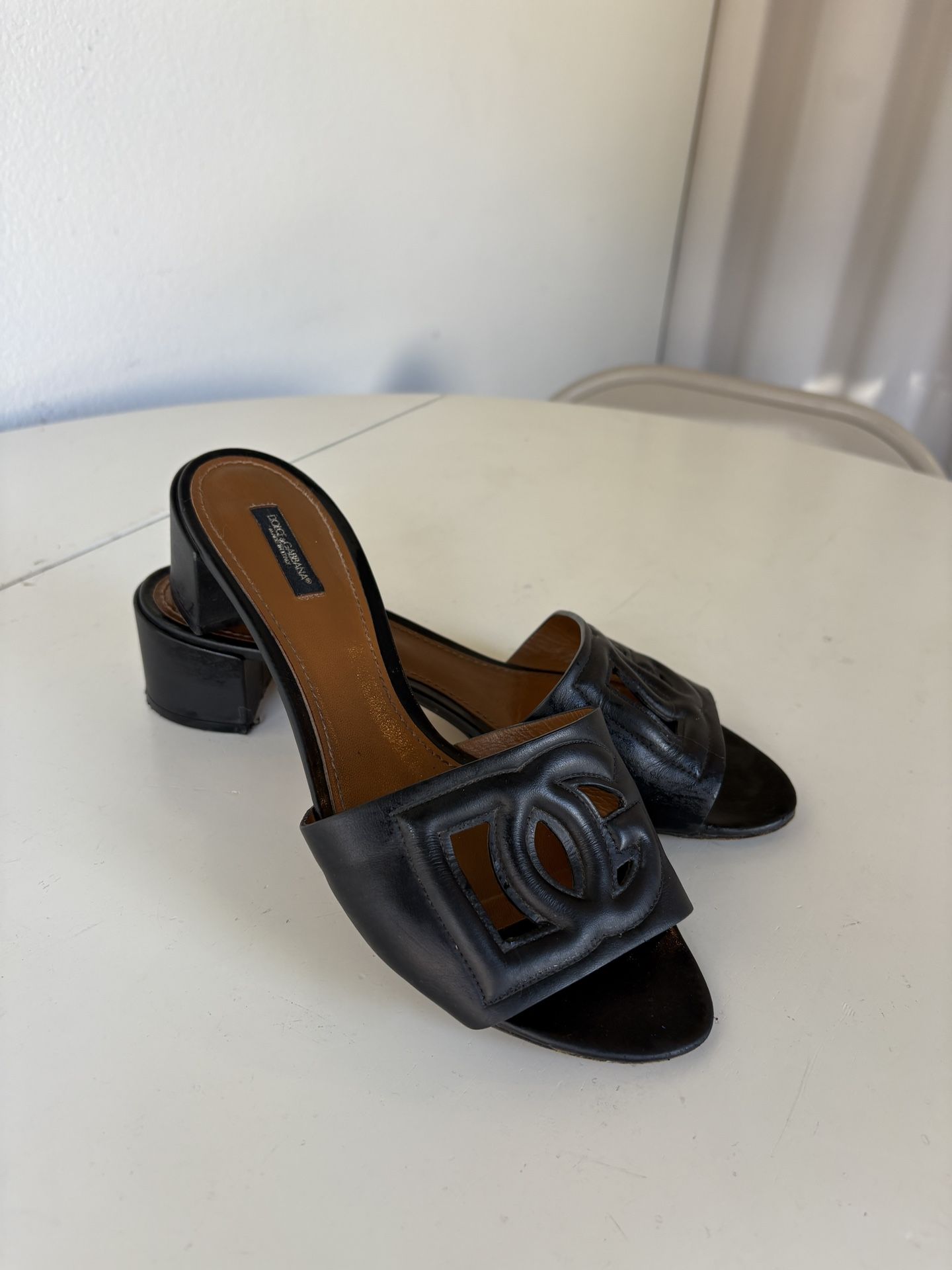 D&G Authentic size 10