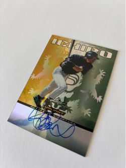 2011 Leaf Valiant Ichiro Authentic Autograph – Extremely Rare