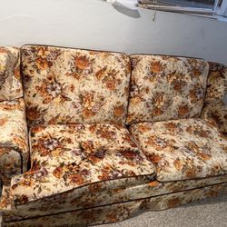 FREE VINTAGE LOVESEAT COUCH