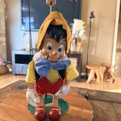 Disney Pinocchio singing Christmas puppet