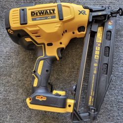 Dewalt 16 Gauge Finish Nailer TOOL ONLY 