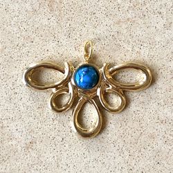 🔵 Beautiful, vintage, mottled blue cabochon in artistic gold tone setting pendant