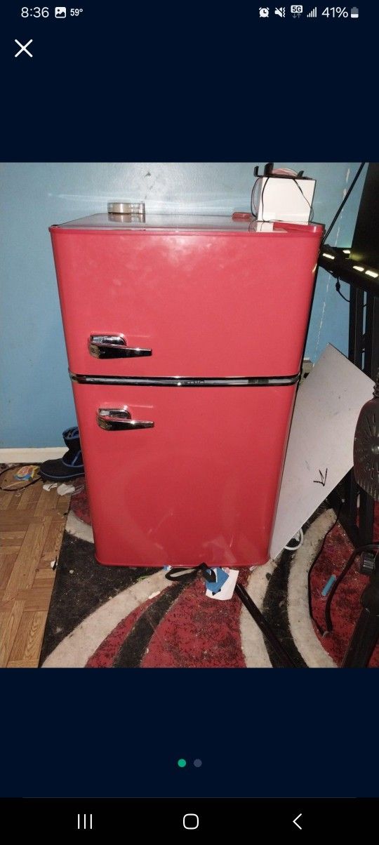 Mini Fridge Never Used