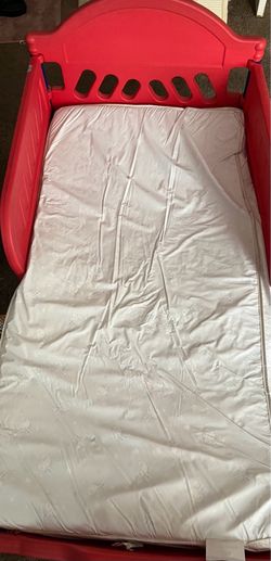 Toddler bed