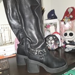 Madden Nyc Boots Size 6
