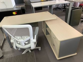 Modern desk l shape new! 666”x66” sale!