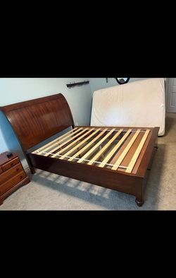 Wooden Queen Bedroom Set