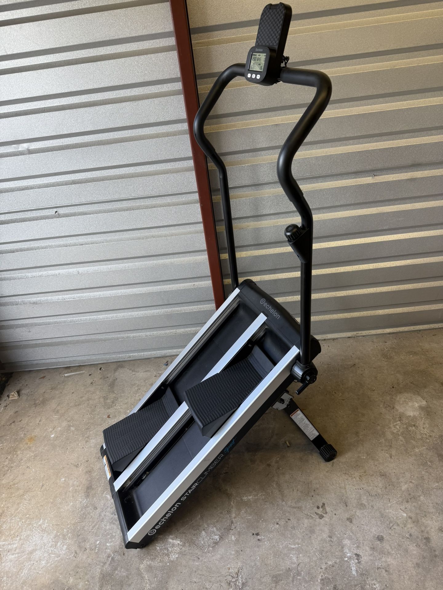 Echelon Stair Machine