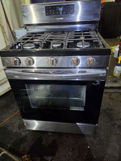 Estove in great condition everything works perfect