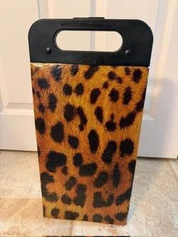 Brand New Leopard Insulated 2 Wine Bottle Tote Bag.