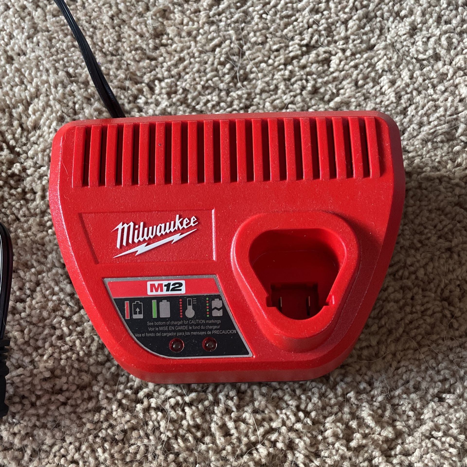 Milwaukee M12 Charger