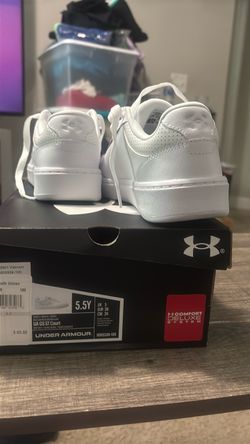 Under Armour shoes size 5.5