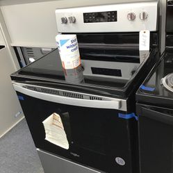 New Scratch And Dent Whirlpool 5 Burner Glass Top Stainless Steel Range. 1 year Warranty 