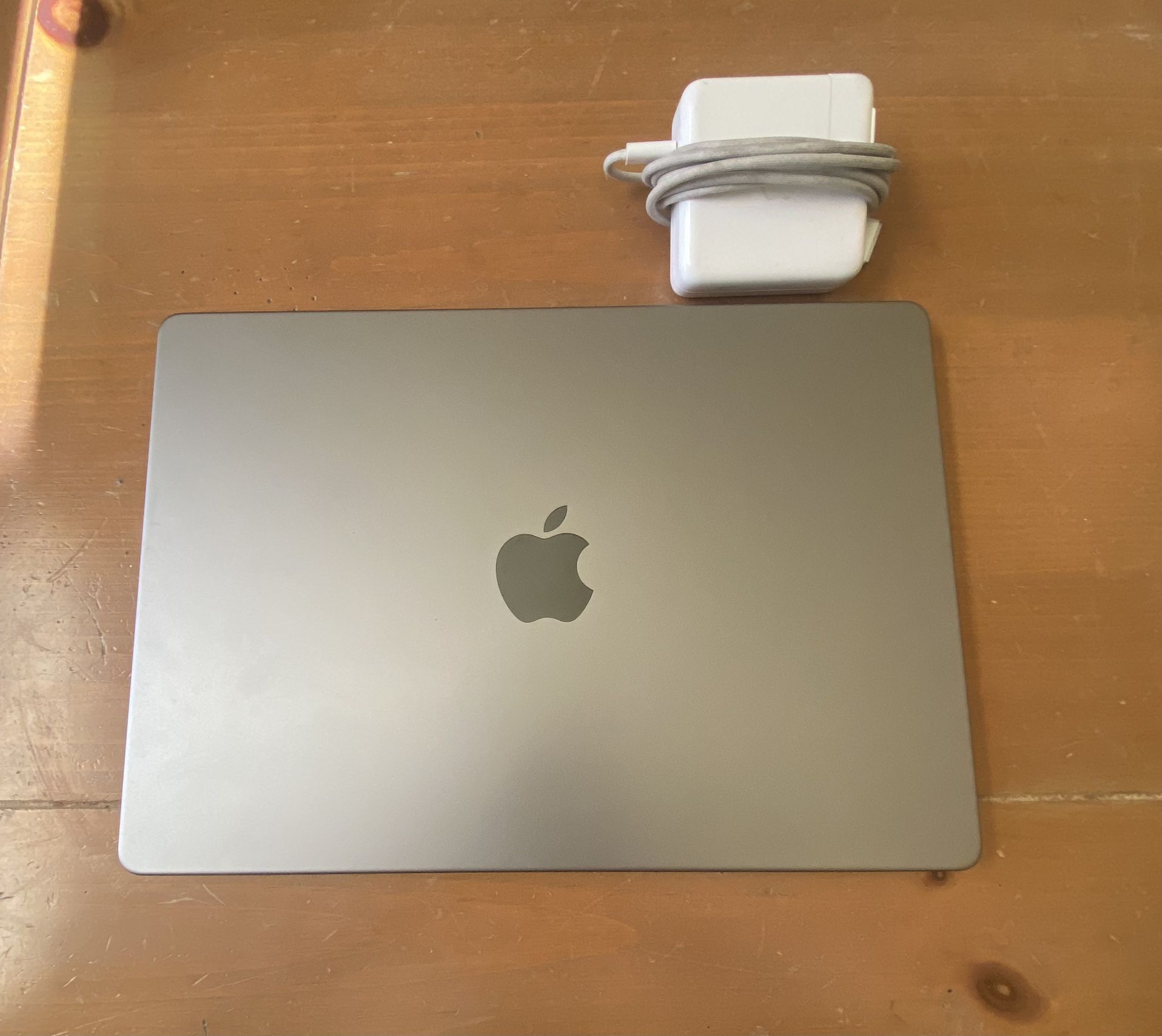 2021 14’’ Apple MacBook M1 Pro 16gb