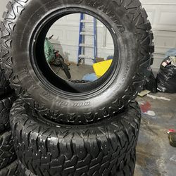 35x12.50/R18 Todo Terreno LT