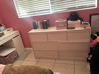Bedroom set