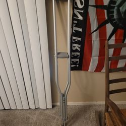 Crutches 