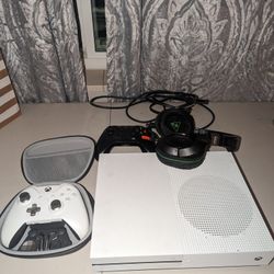 Xbox One S Elite Controller & Headset