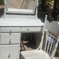 Antique White Distressed Dresser