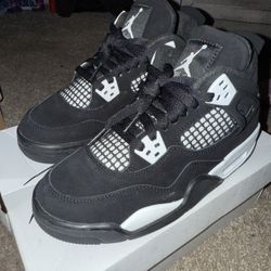 AIR JORDAN 4 RETRO WHITE THUNDER SIZE 4/5Y